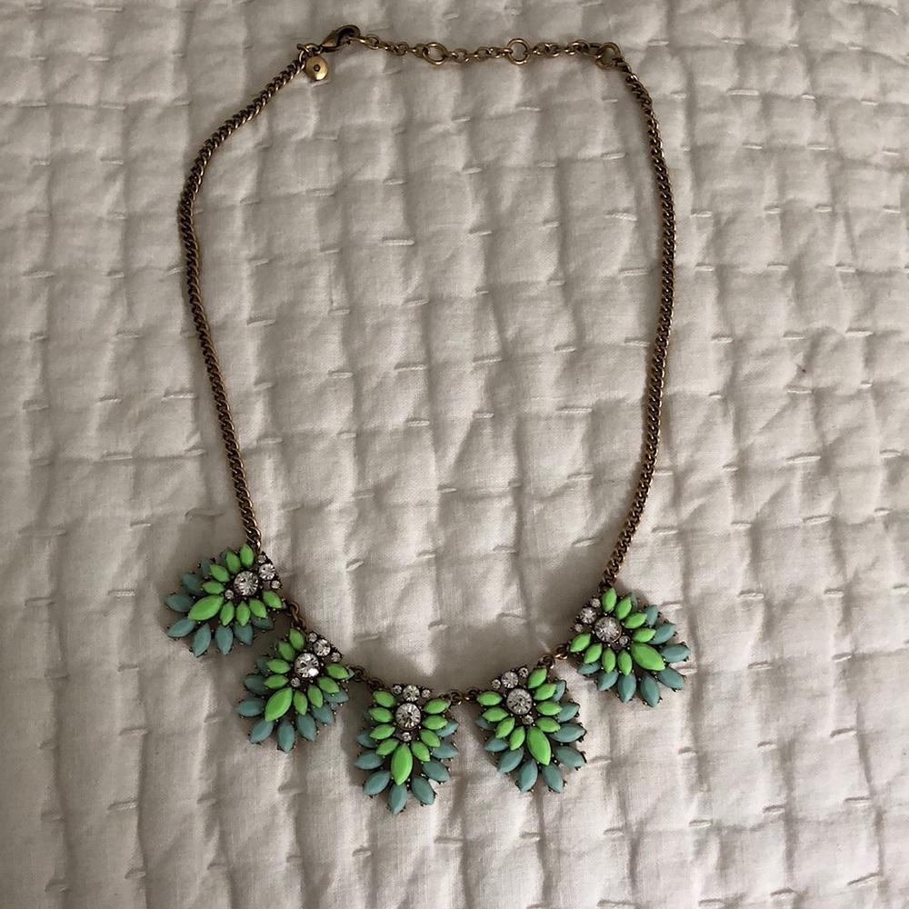 Gorgeous beaded necklace!!